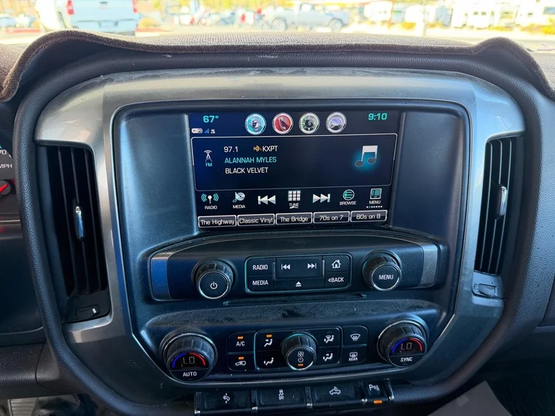 Used 2018 CAJUN RED TINTCOAT Chevrolet LT image 10