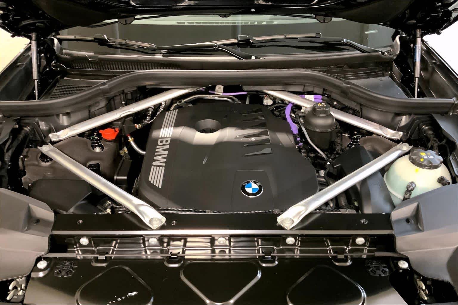 New 2026 Carbon Black Metallic BMW xDrive40i image 16