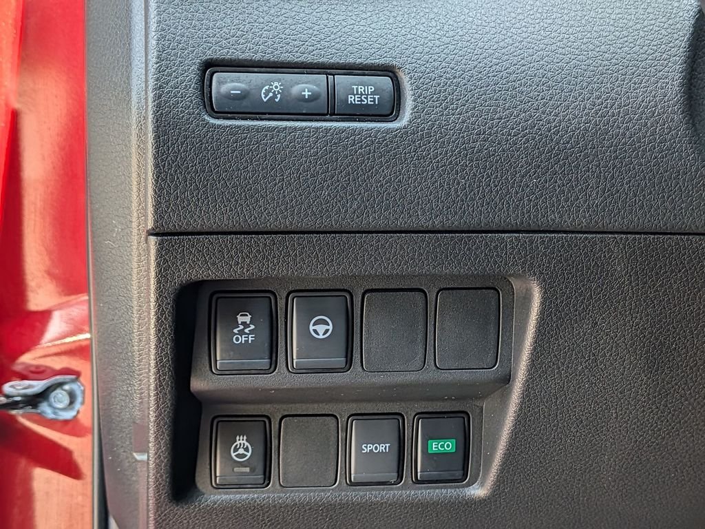 Used 2022 Red Nissan SL image 18