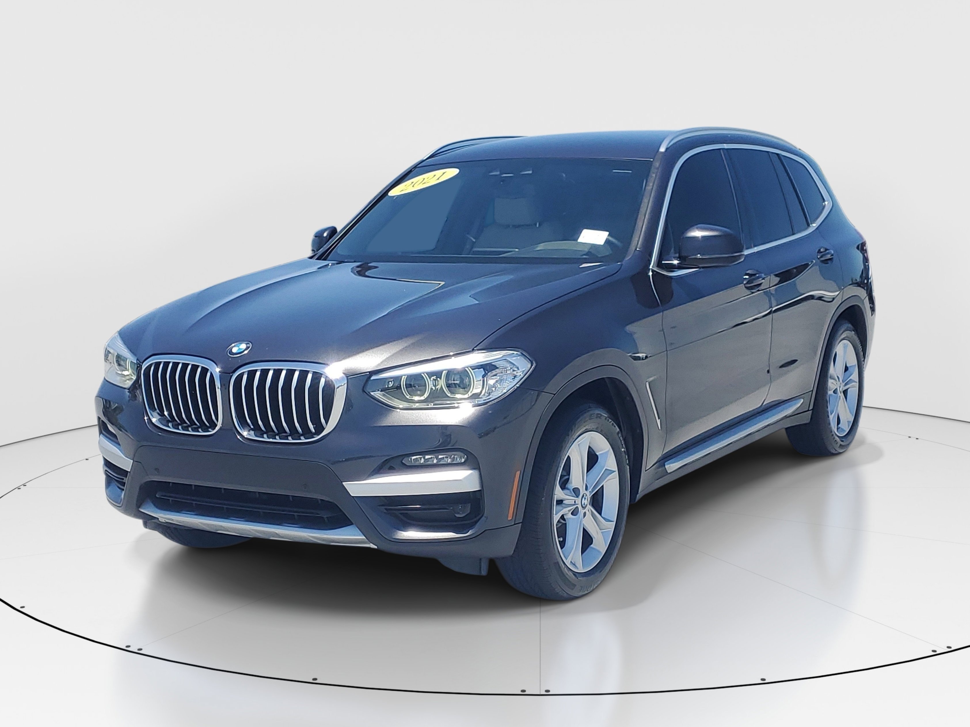 Used 2021 Dark Graphite Metallic BMW sDrive30i image 3