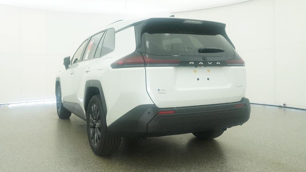 New 2026 Wind Chill Pearl Toyota XLE Premium image 25