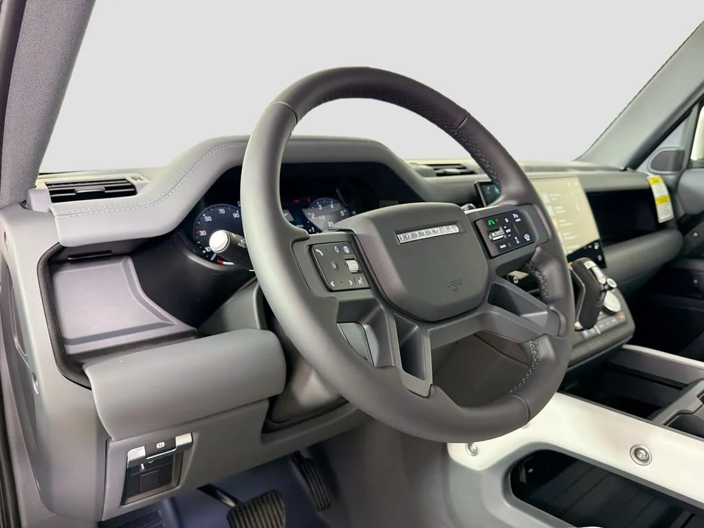 New 2026 Carpathian Grey Land Rover X-Dynamic SE image 9