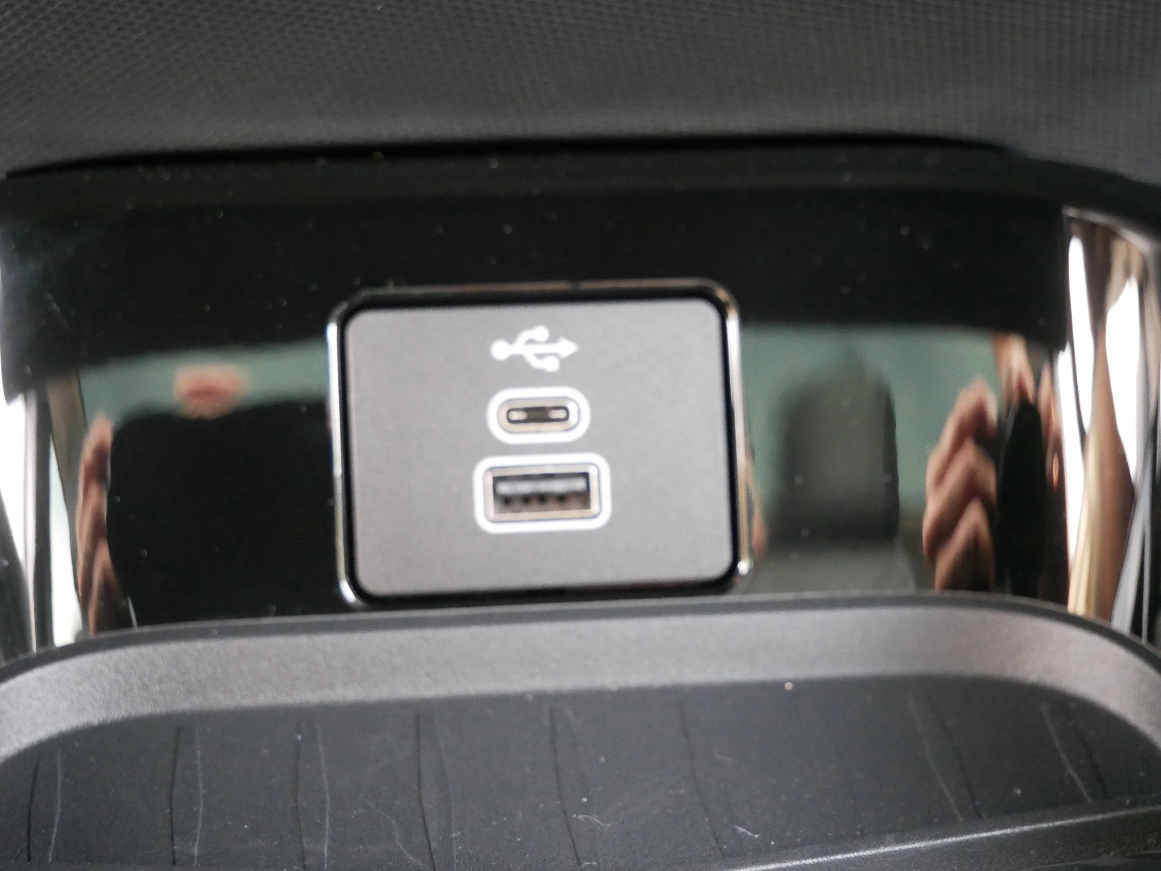 Used 2025 Shadow Black Ford Premium image 32