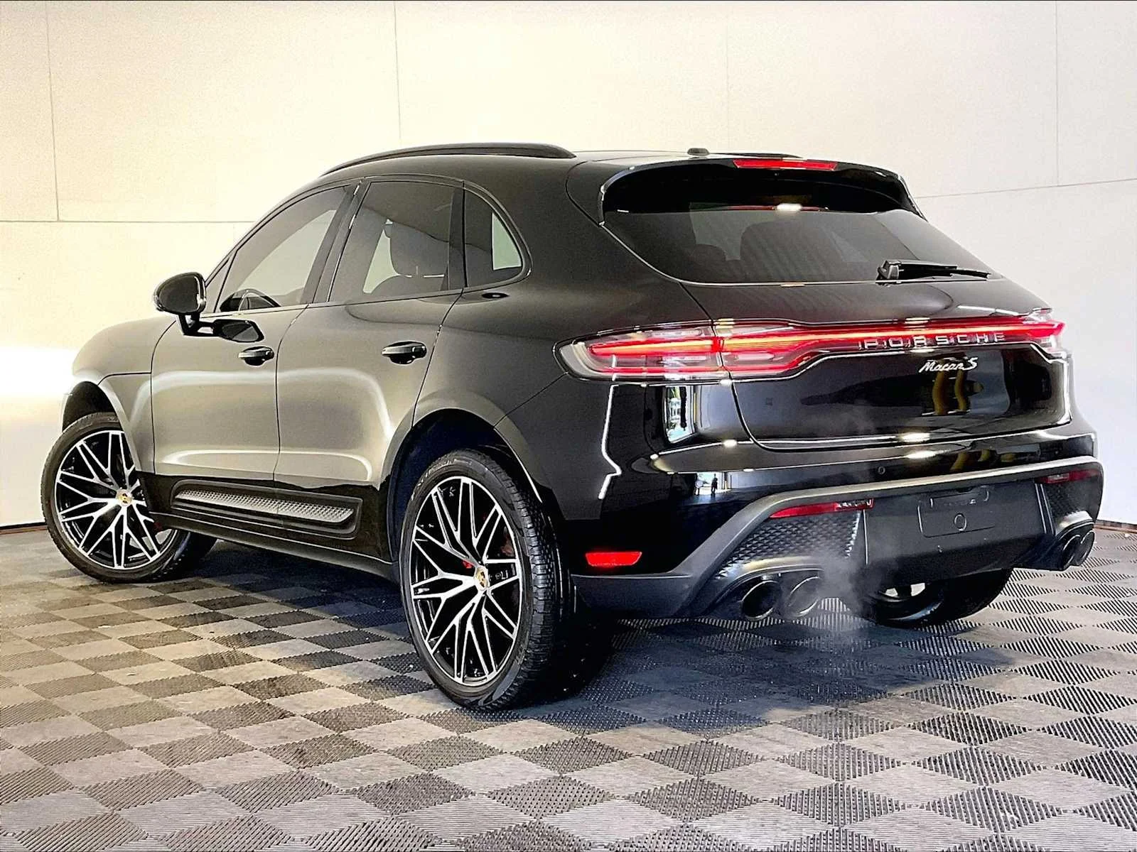 Certified Pre-Owned 2024 Porsche Macan S