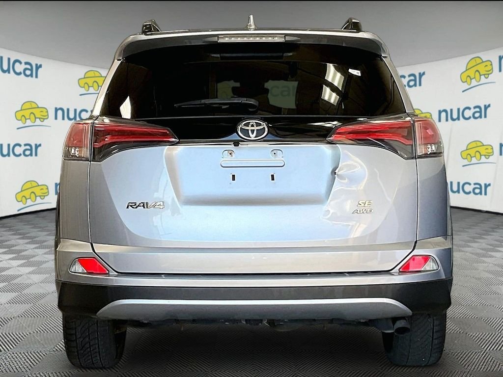 Used 2018 Silver Toyota SE image 5