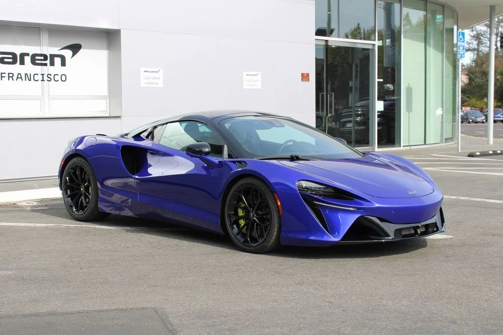Certified Used 2025  McLaren Performance image 7