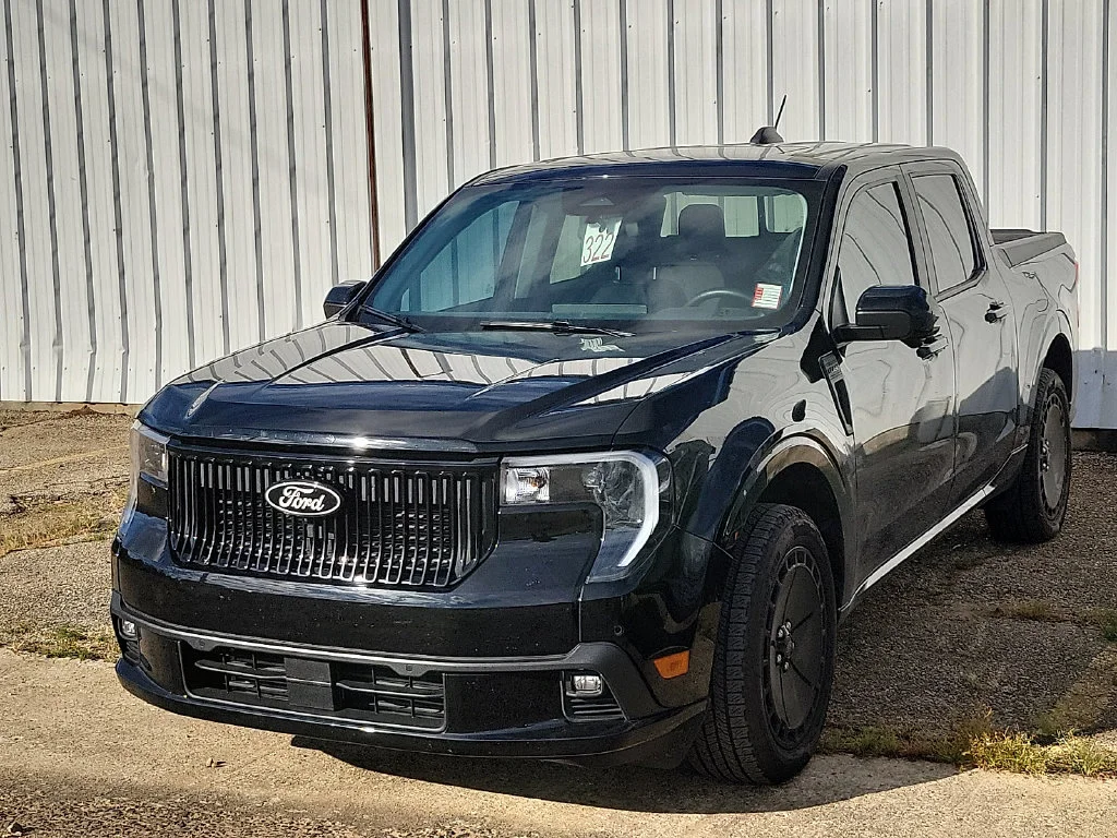 Used 2025 Shadow Black Ford Lobo High image 2