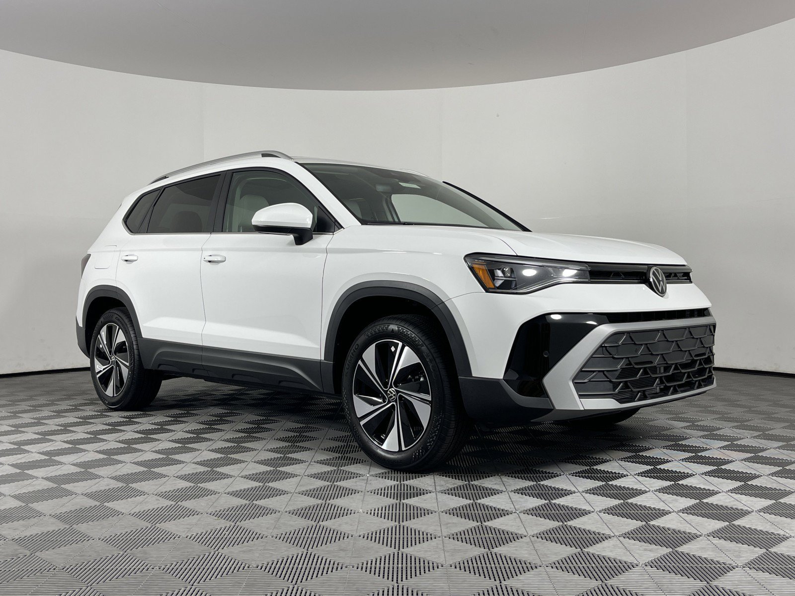 2025 Volkswagen Taos SE - Photo 19