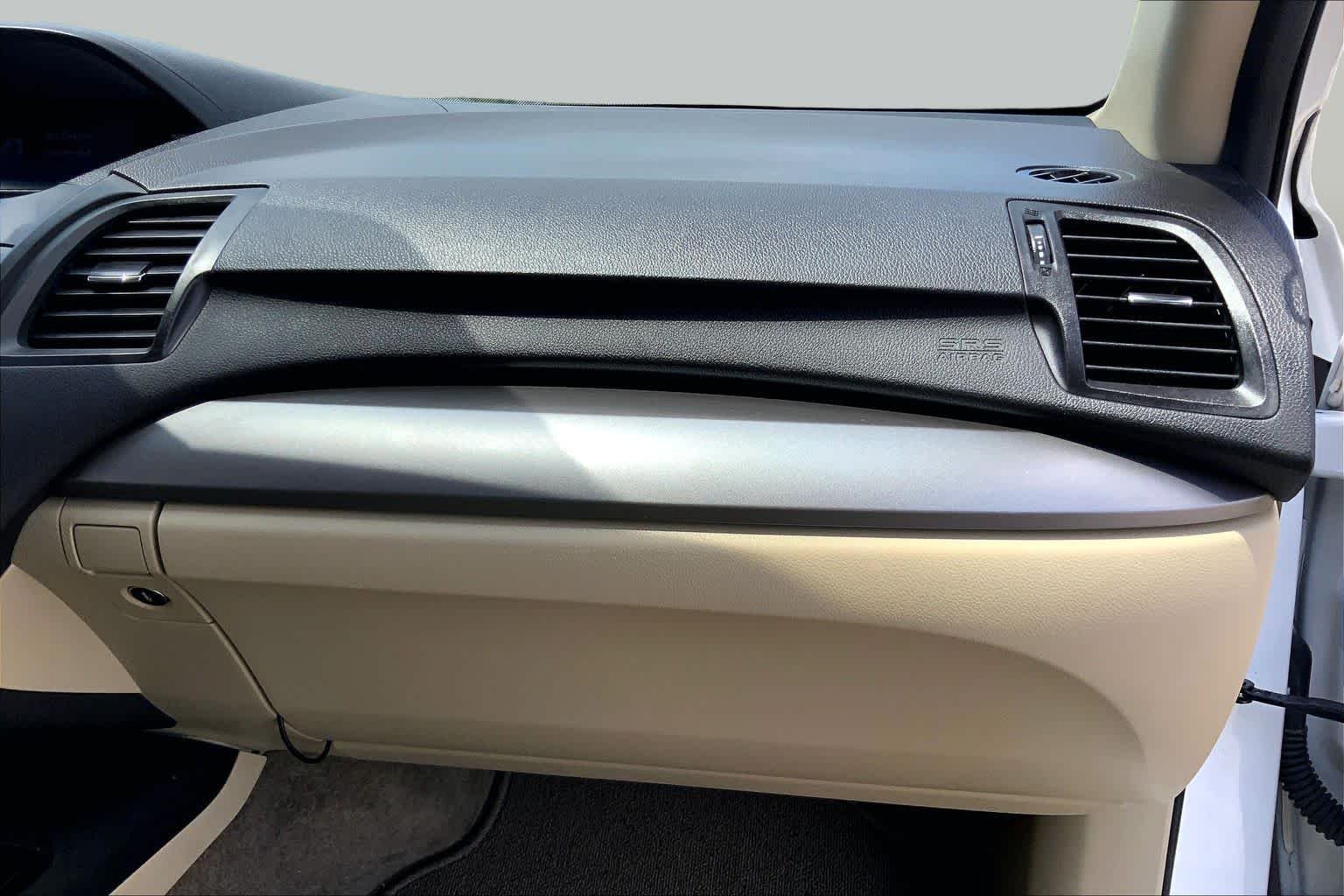 Used 2018 White Diamond Pearl Acura  image 18