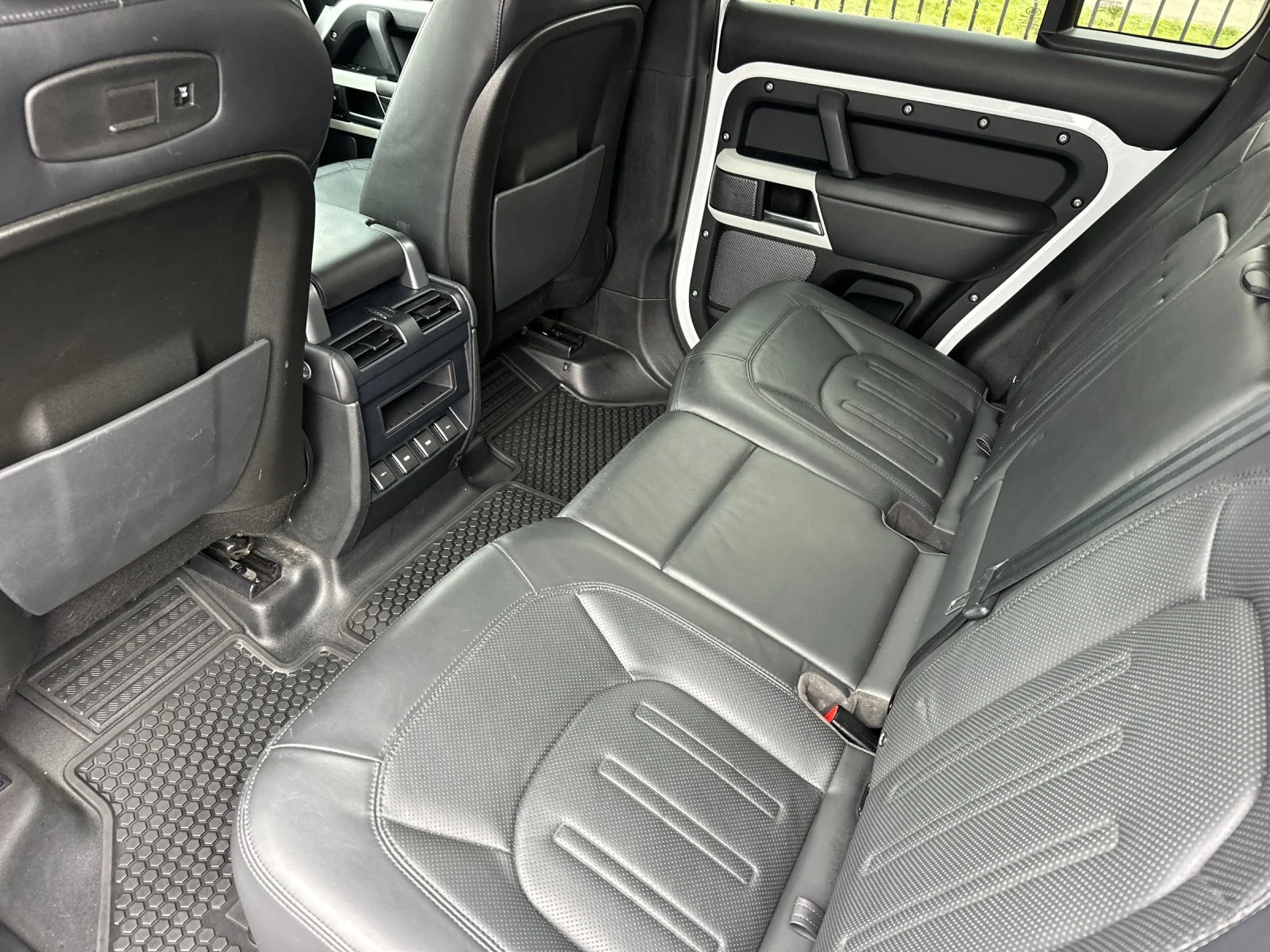Used 2020  Land Rover  image 14
