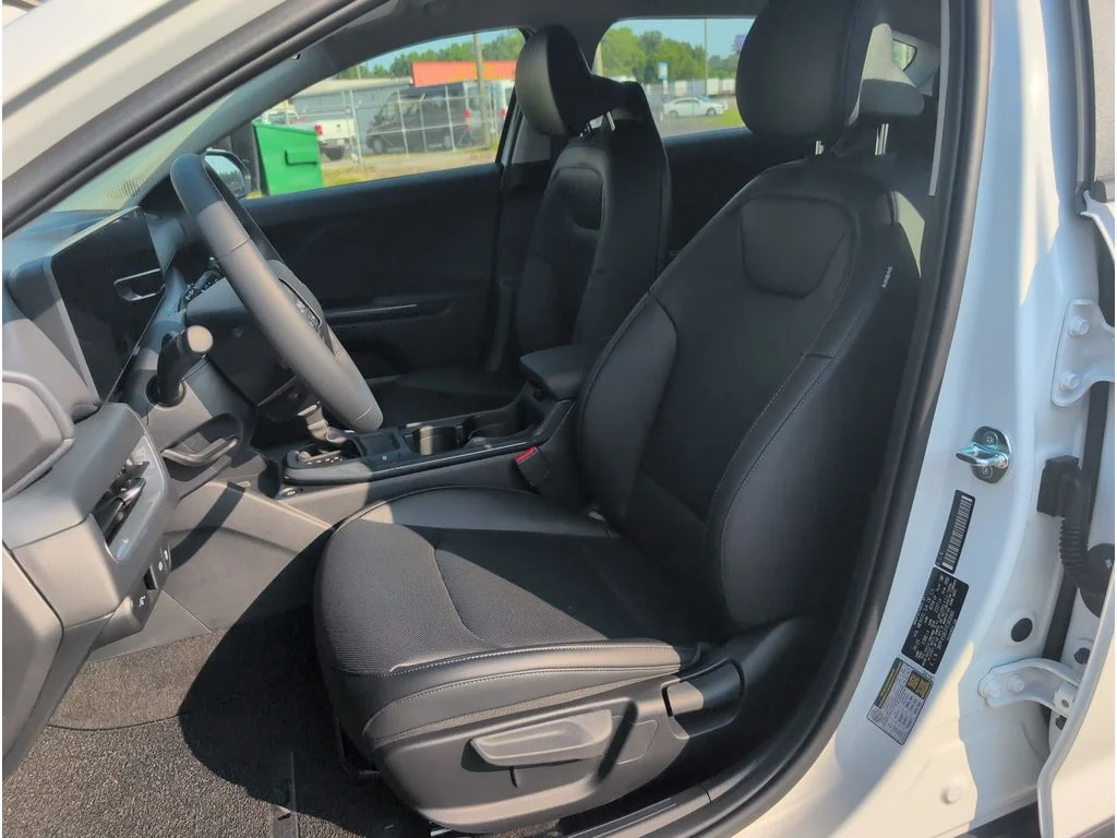 New 2026 Snow White Pearl Kia EX image 10