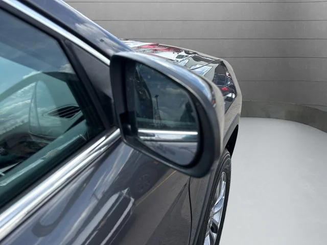 Used 2019 Gray Jeep Latitude Plus image 26