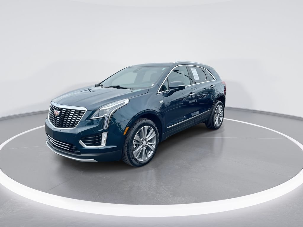 Used 2025 Green Cadillac Premium Luxury image 4