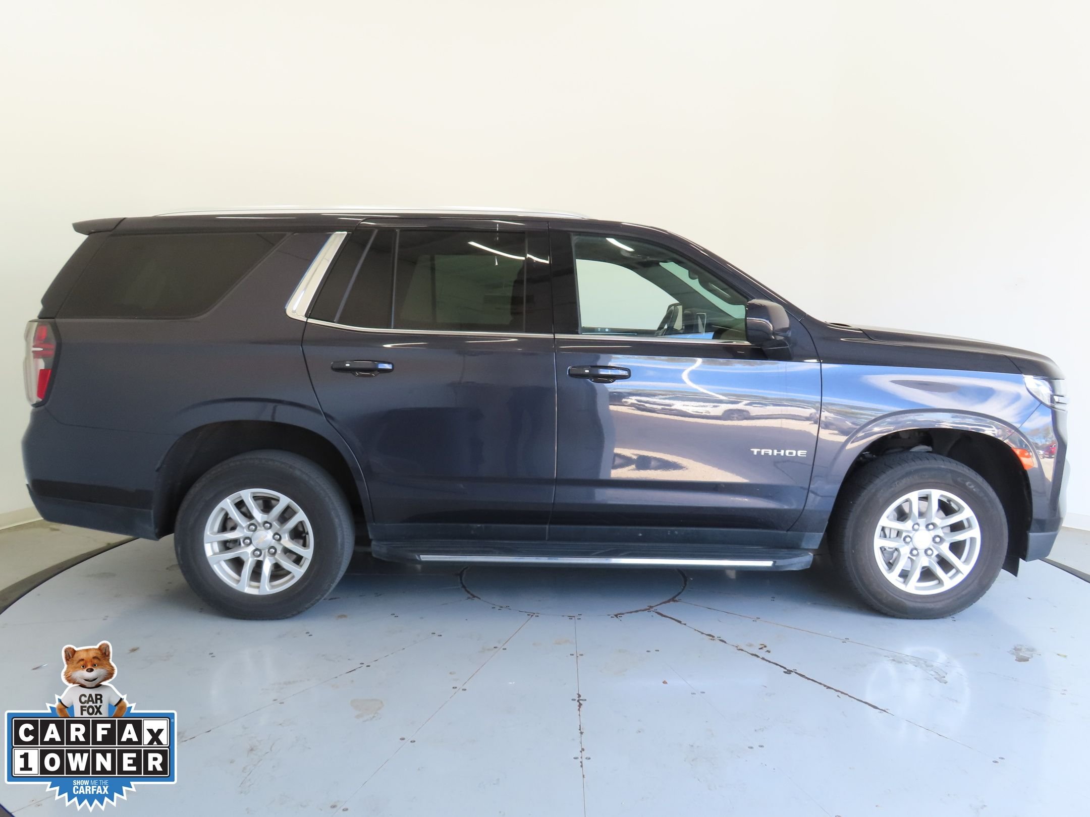 2023 Chevrolet Tahoe LT photo 2