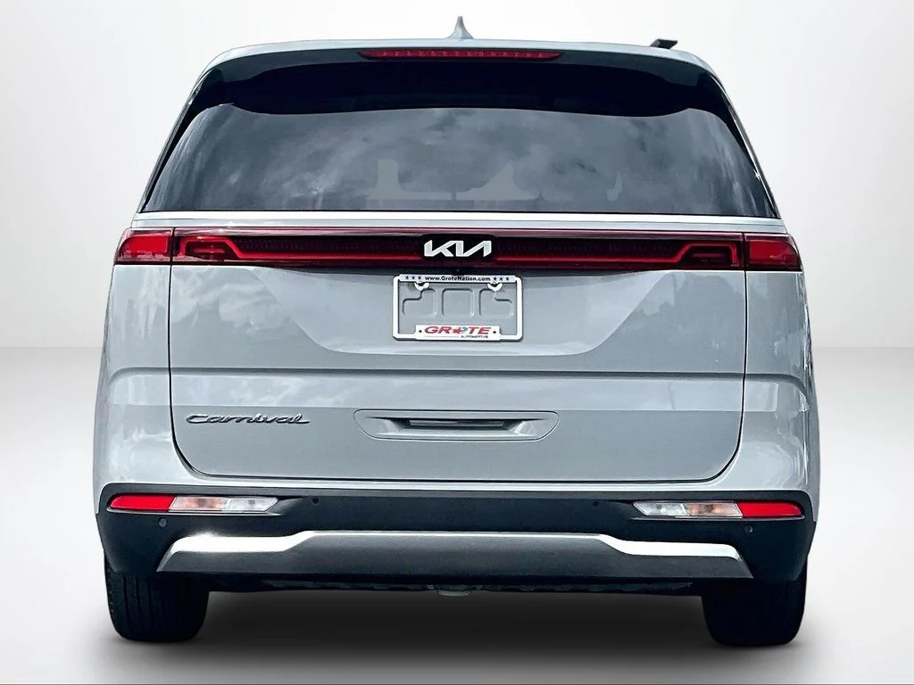 Used 2022 White Kia SX Prestige image 4