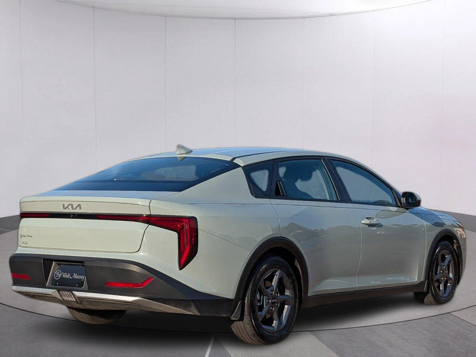 Used 2025 Morning Haze Kia LXS image 6