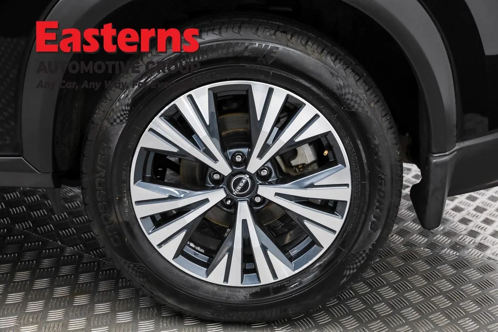 Used 2022 Black Nissan SV image 33