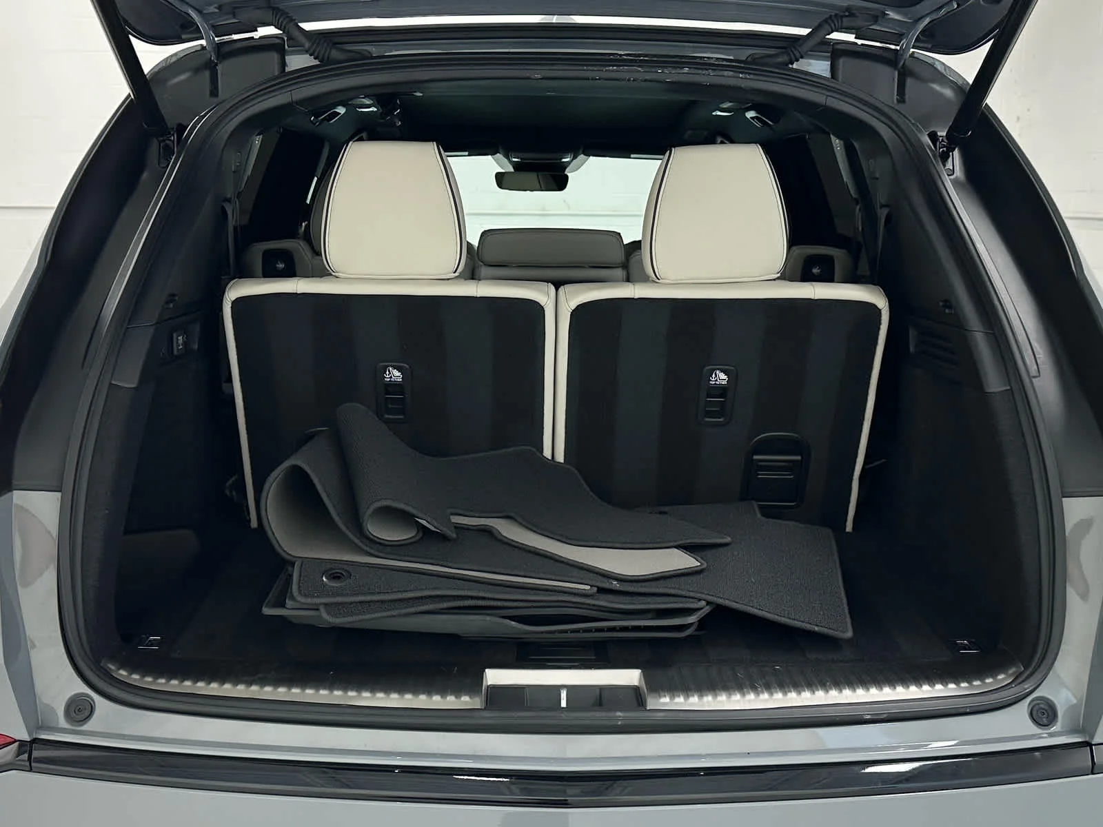 Used 2025 Urban Gray Pearl Acura w/A-Spec Advance Package image 47
