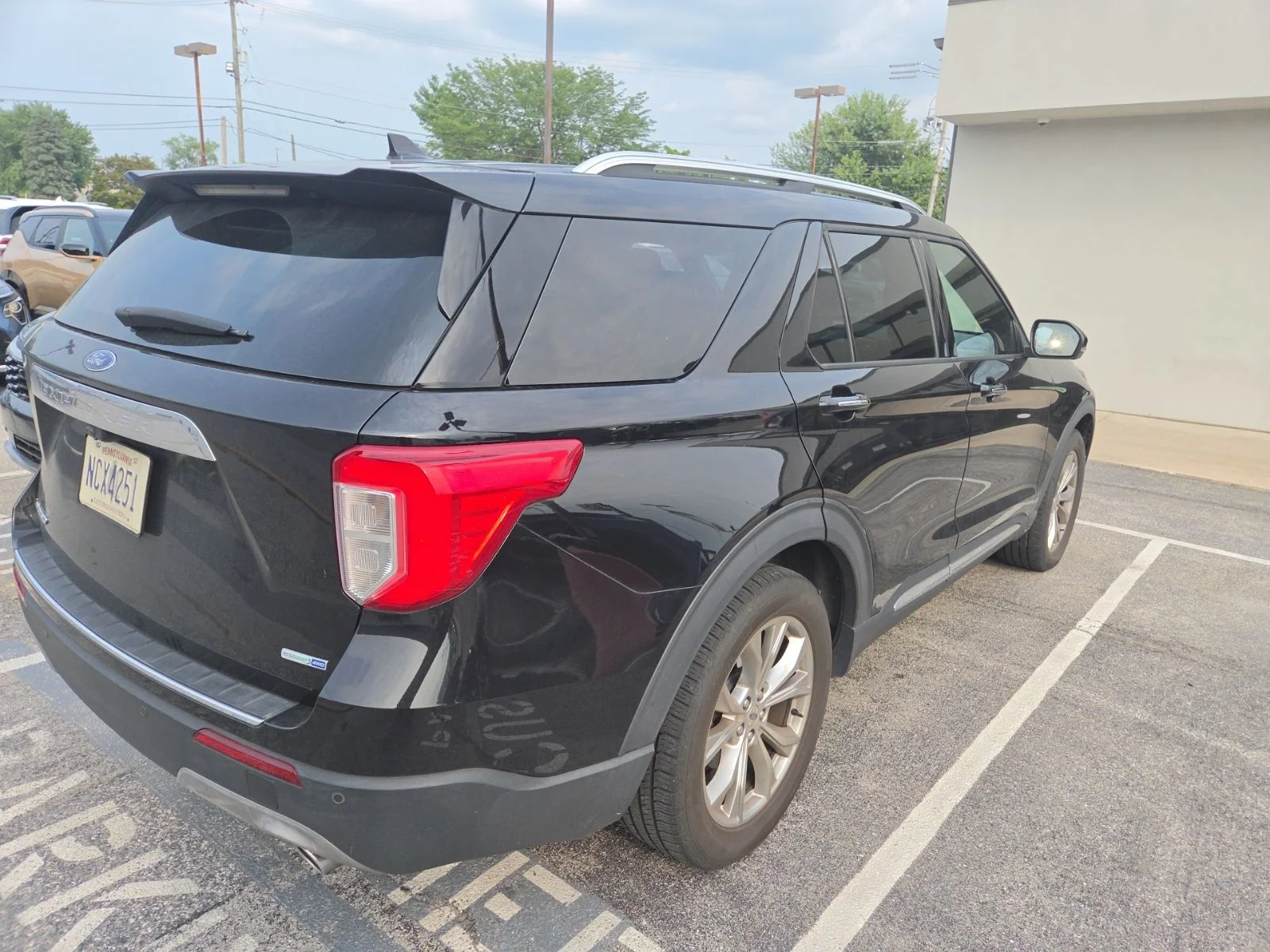 Used 2020 Black Ford Limited image 5