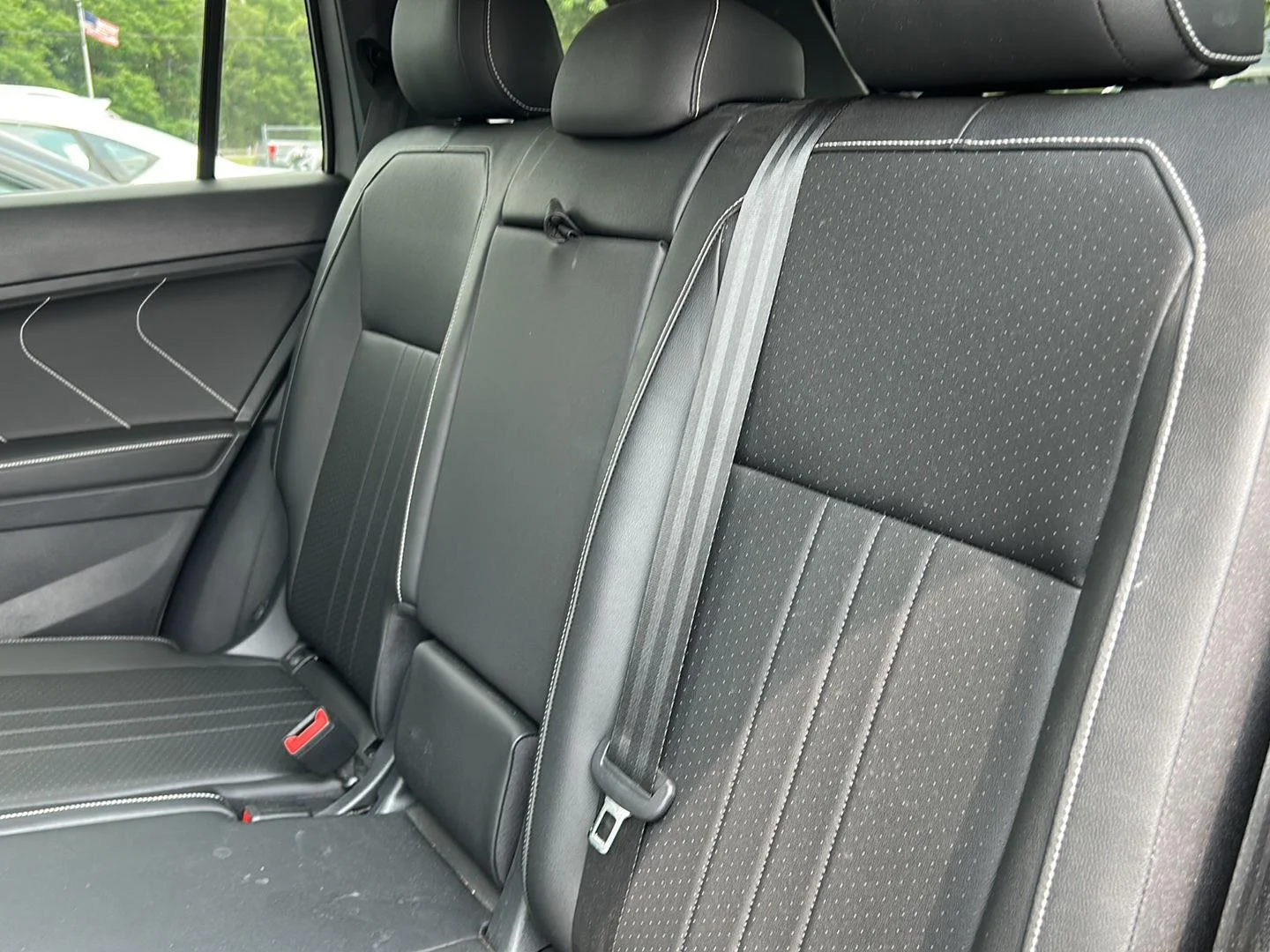 Used 2023 Pyrite Silver Metallic Volkswagen SE R-Line Black image 5