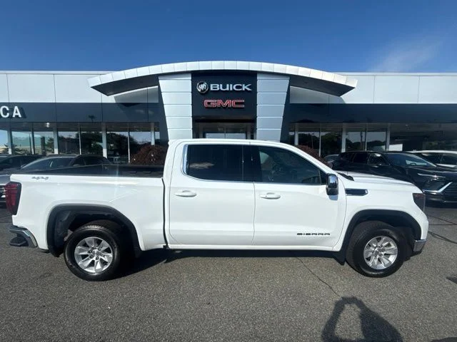 Used 2023 White GMC SLE image 26