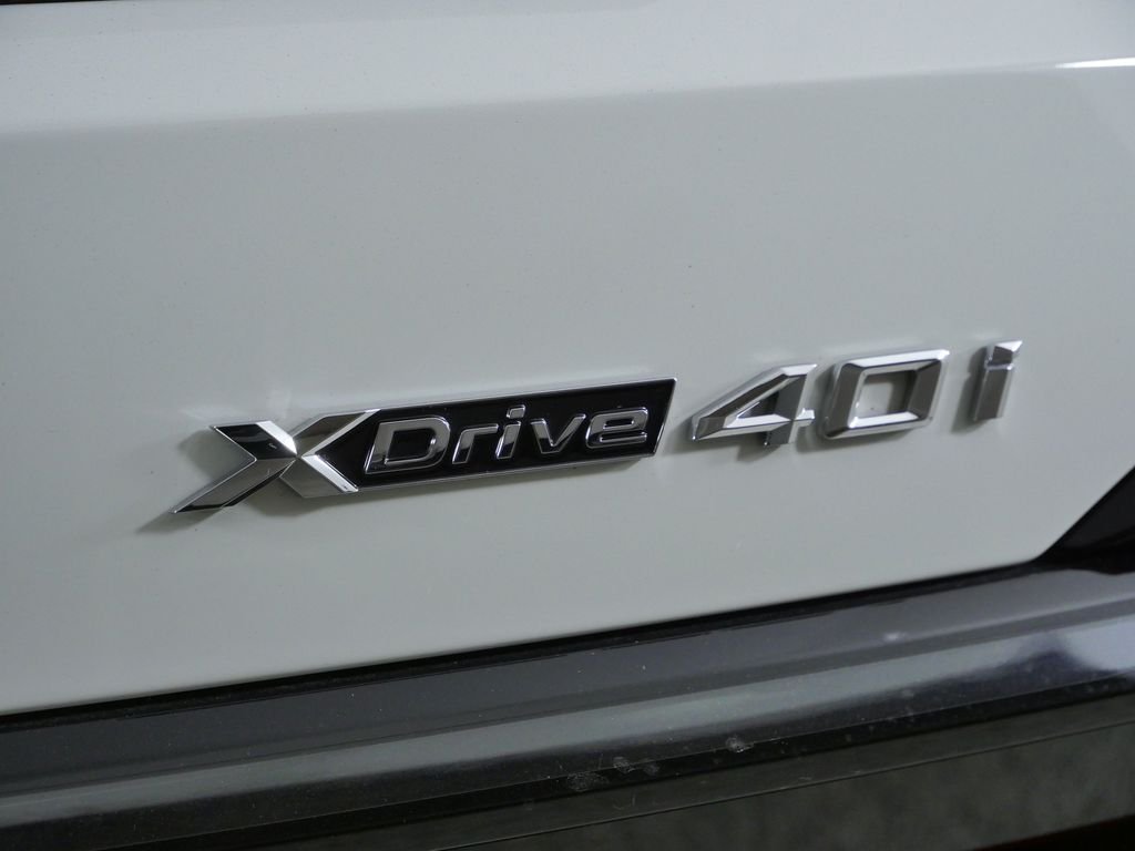 Certified Used 2026 Alpine White BMW xDrive40i image 15