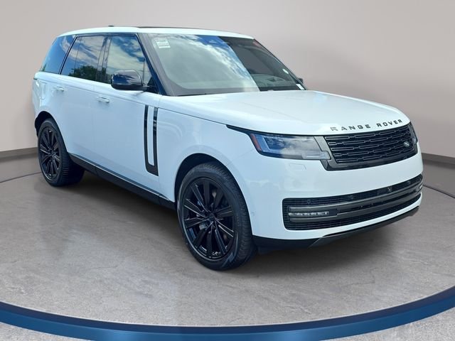New 2026 Fuji White Land Rover SE image 3