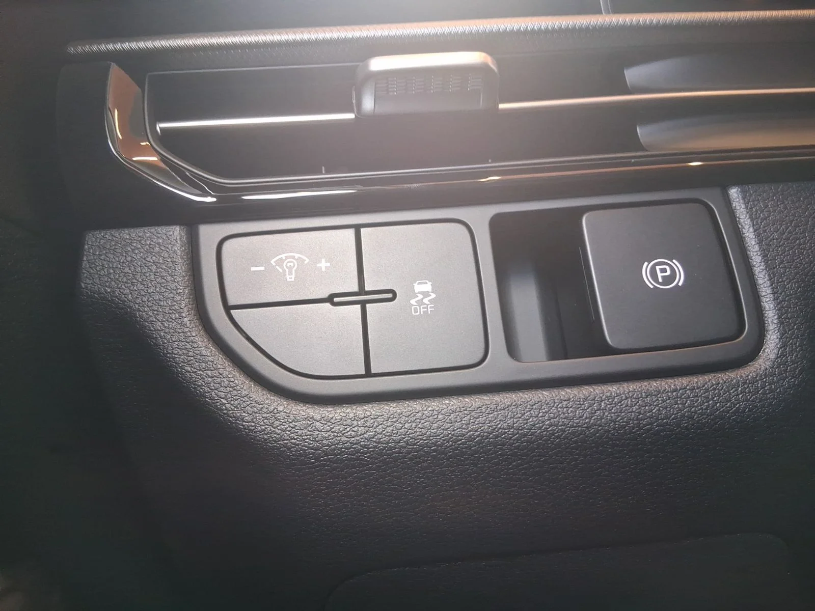 New 2026 Gray Kia LX image 14