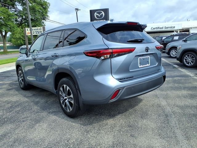 Used 2022  Toyota XLE image 7