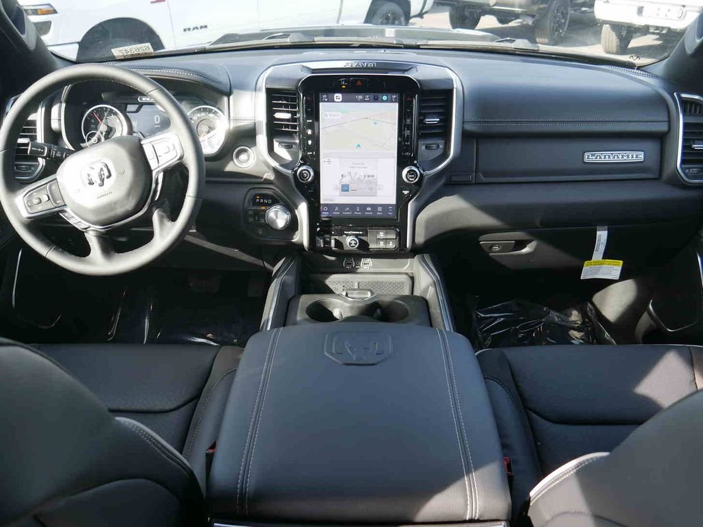 New 2026 Diamond Black Crystal Pearl-Coat Exterior Paint RAM LARAMIE image 4