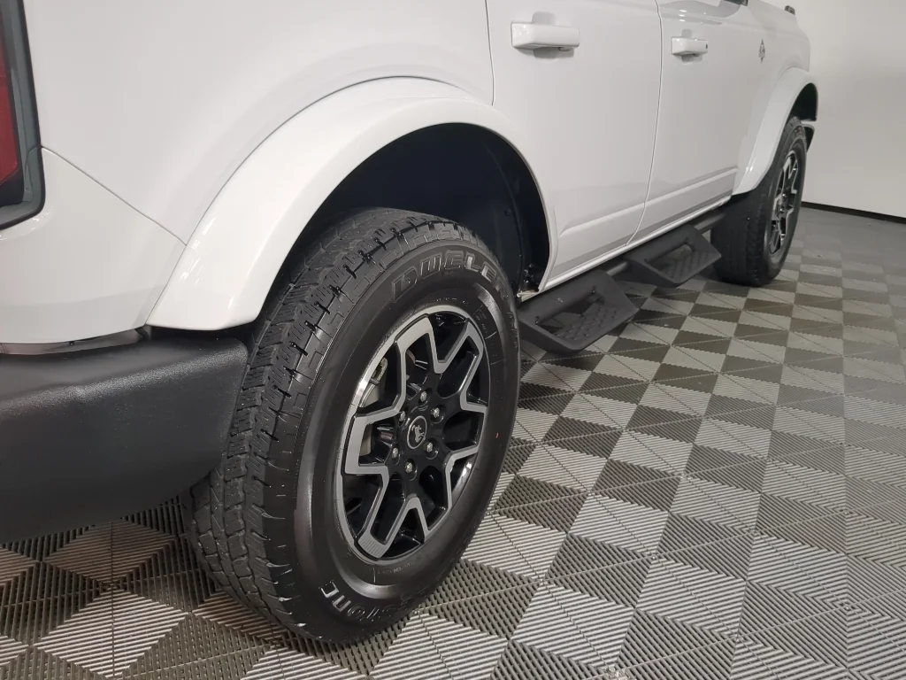2024 Ford Bronco 4-Door Outer Banks - Photo 8