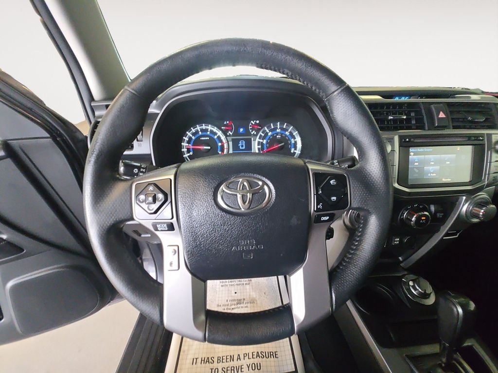 Used 2018 Gray Toyota SR5 image 13