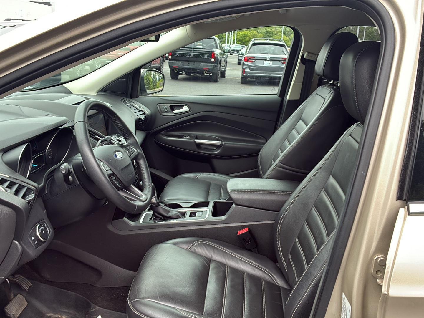 Used 2017 White Gold Ford Titanium image 9