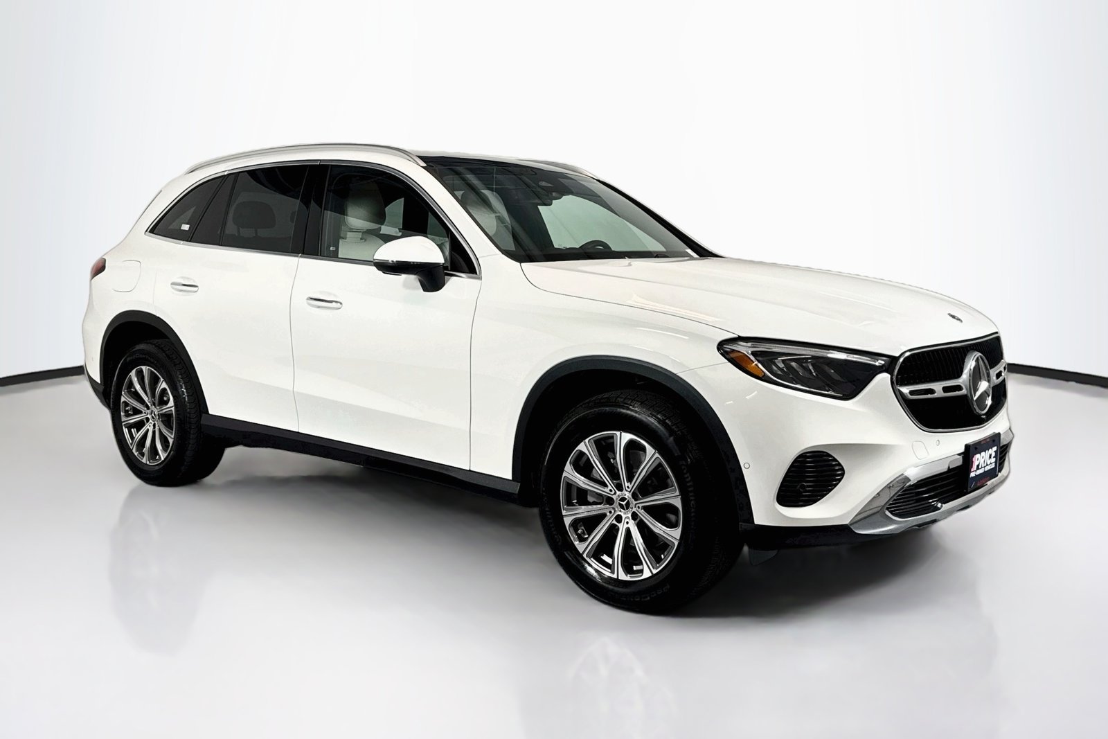 Certified Used 2026 Polar White Mercedes-Benz GLC 300 image 3