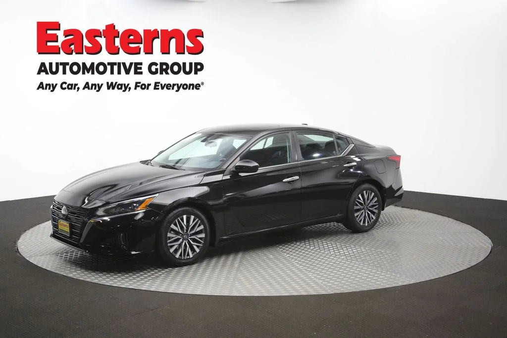 Used 2023 Black Nissan 2.5 SV image 57