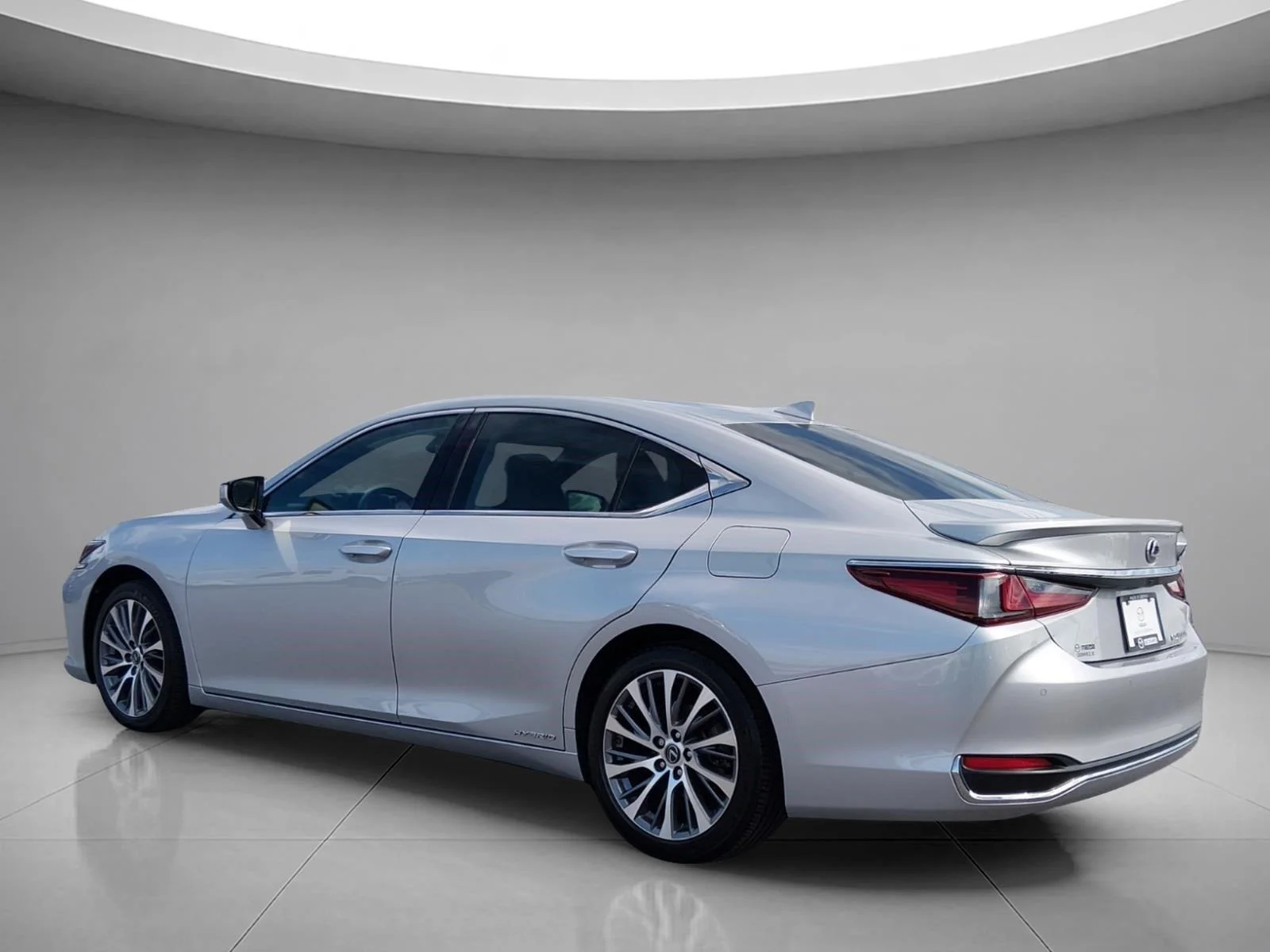 Used 2021 Silver Lining Metallic Lexus ES 300h image 3