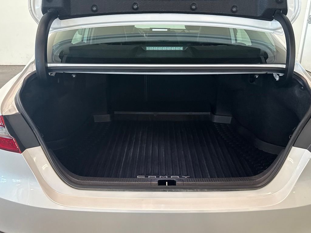 Used 2023 Beige Toyota XLE image 9