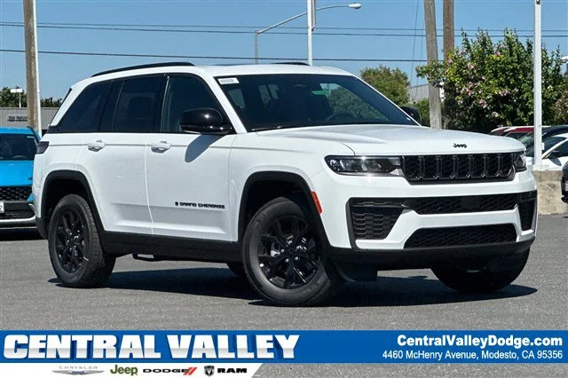 New 2026 Bright White Clear-Coat Exterior Paint Jeep Laredo Altitude image 1