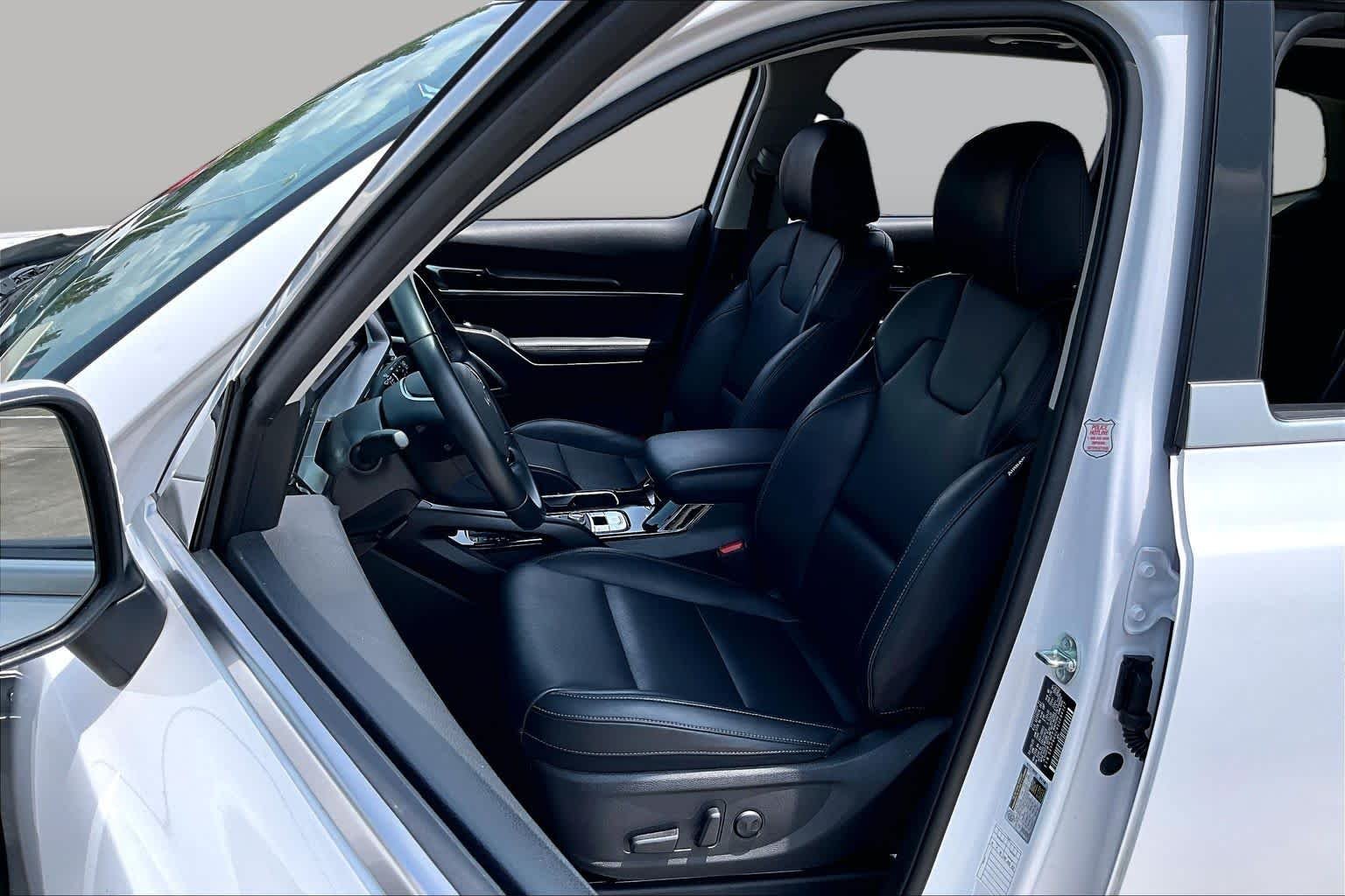 Used 2025 Glacial White Pearl Kia S image 7