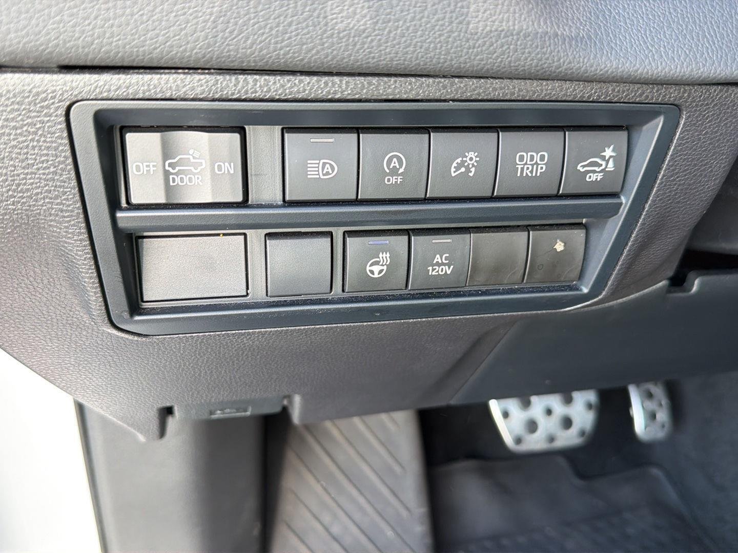 Used 2024 Wind Chill Pearl Toyota Limited image 19