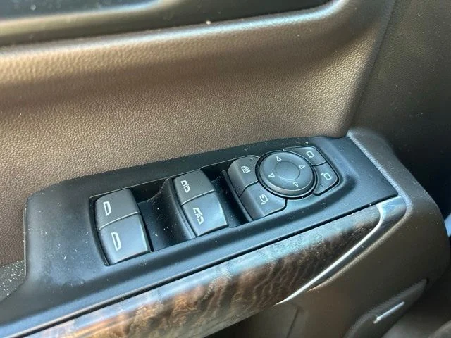 Used 2019 White GMC Denali image 16