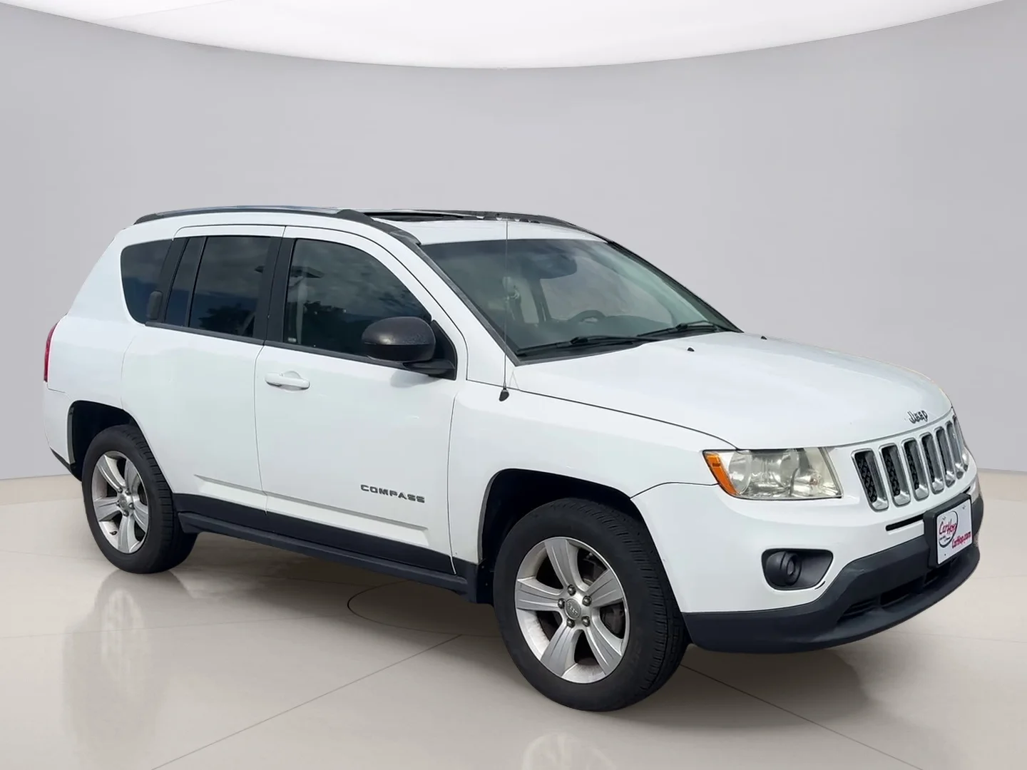 Used 2012 White Jeep LATITUDE image 7
