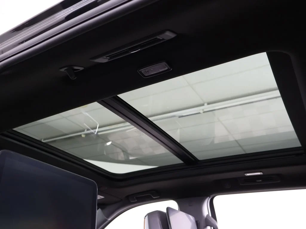 Used 2024 Onyx Black GMC Denali Ultimate image 28