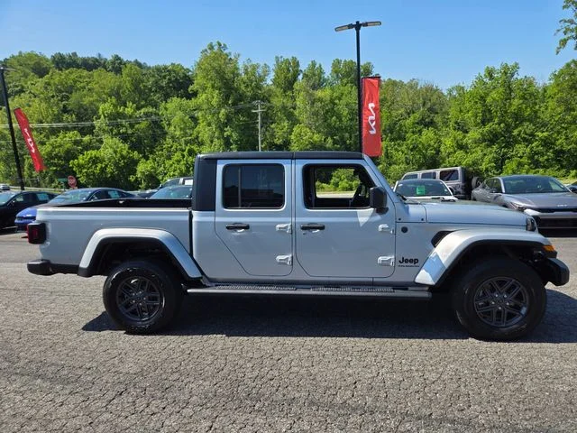 Used 2024 Silver Jeep Sport S image 9