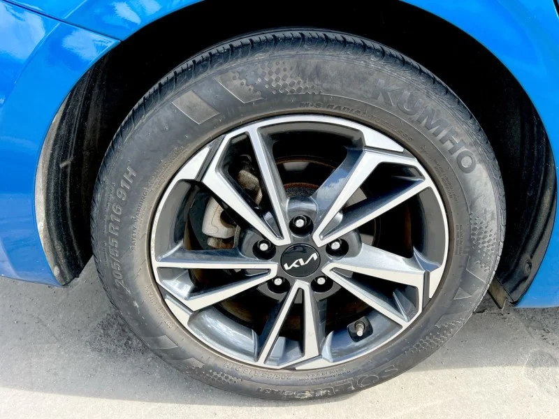 Used 2022 BLUE Kia FE image 10
