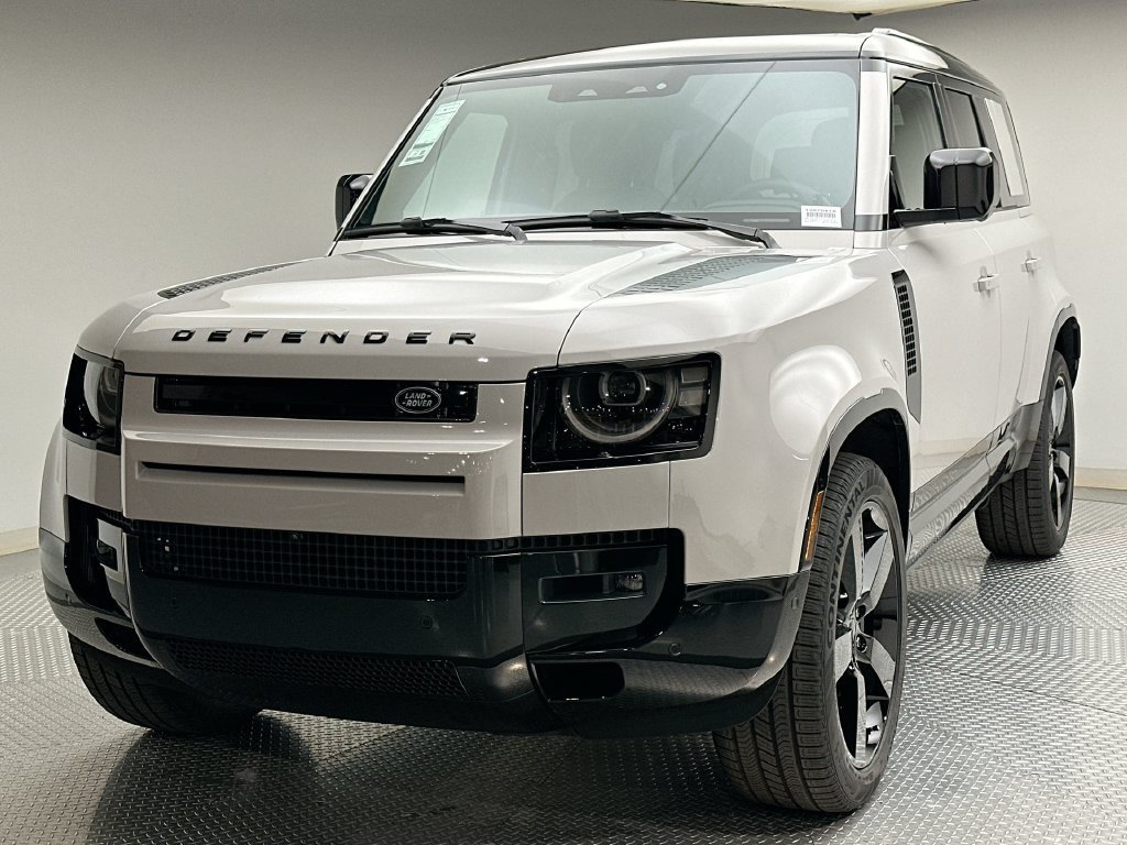 New 2026 Borasco Grey Metallic Land Rover X-Dynamic SE image 1