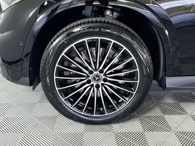 New 2026 Black Mercedes-Benz GLC 300 image 30