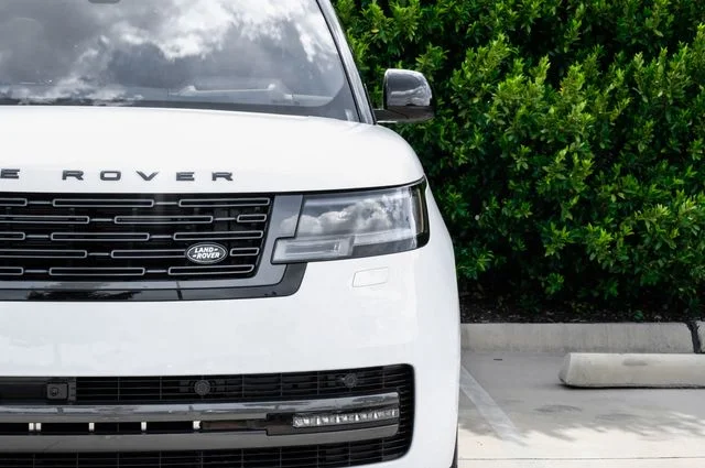 New 2026 Fuji White Land Rover SE image 58