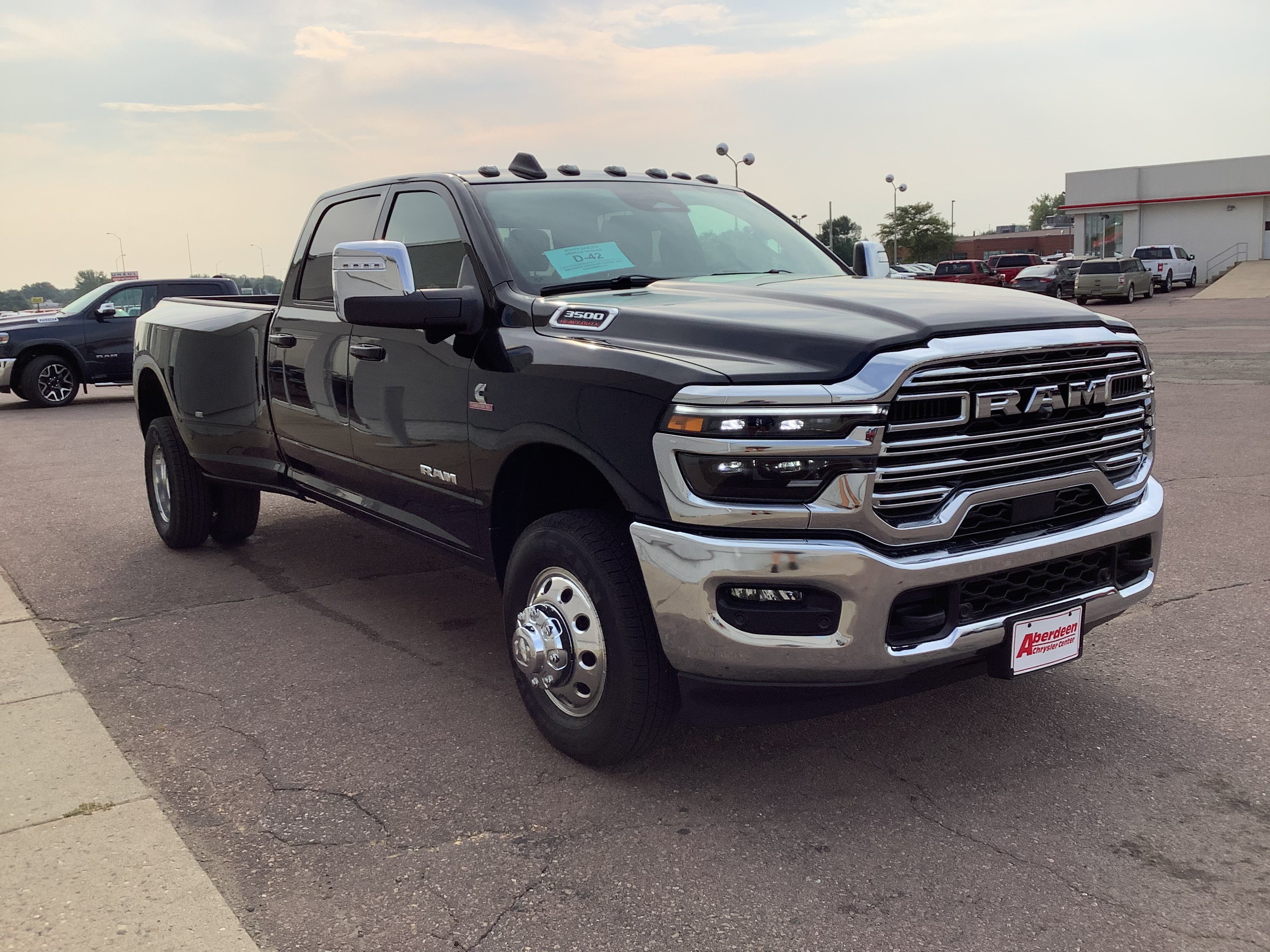 New 2026 Diamond Black Crystal Pearl-Coat Exterior Paint RAM Big Horn image 4