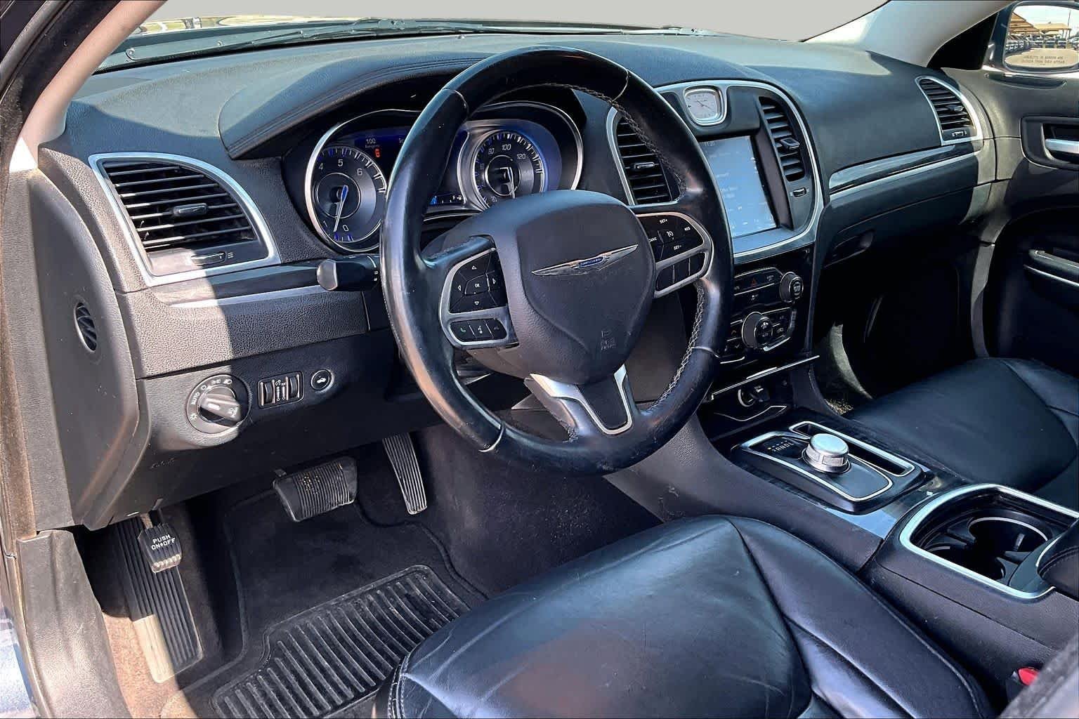 Used 2018 Maximum Steel Metallic Clearcoat Chrysler Touring L image 18